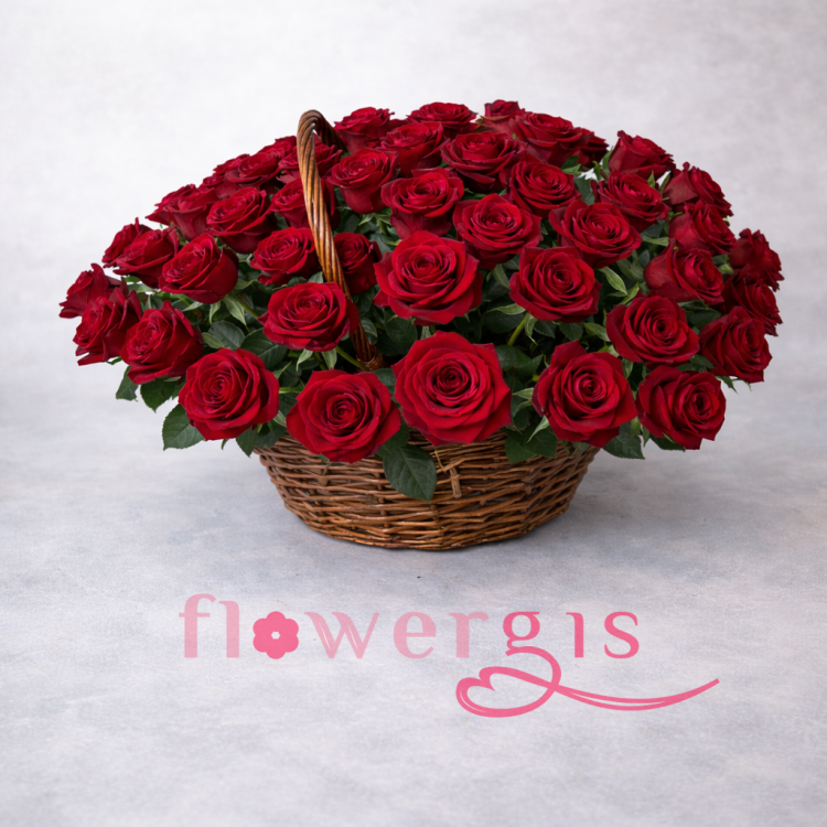 Букет "Гранатовая роскошь" — корзина из бархатных красных роз